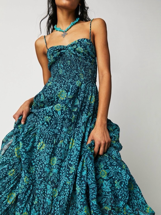 Free People Dresses & Skirts - Smocked Bodice Free People Floral Maxi Dress